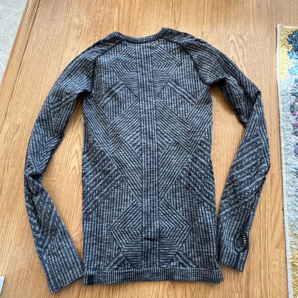 Lululemon rest less sweater - Picture 3 of 4